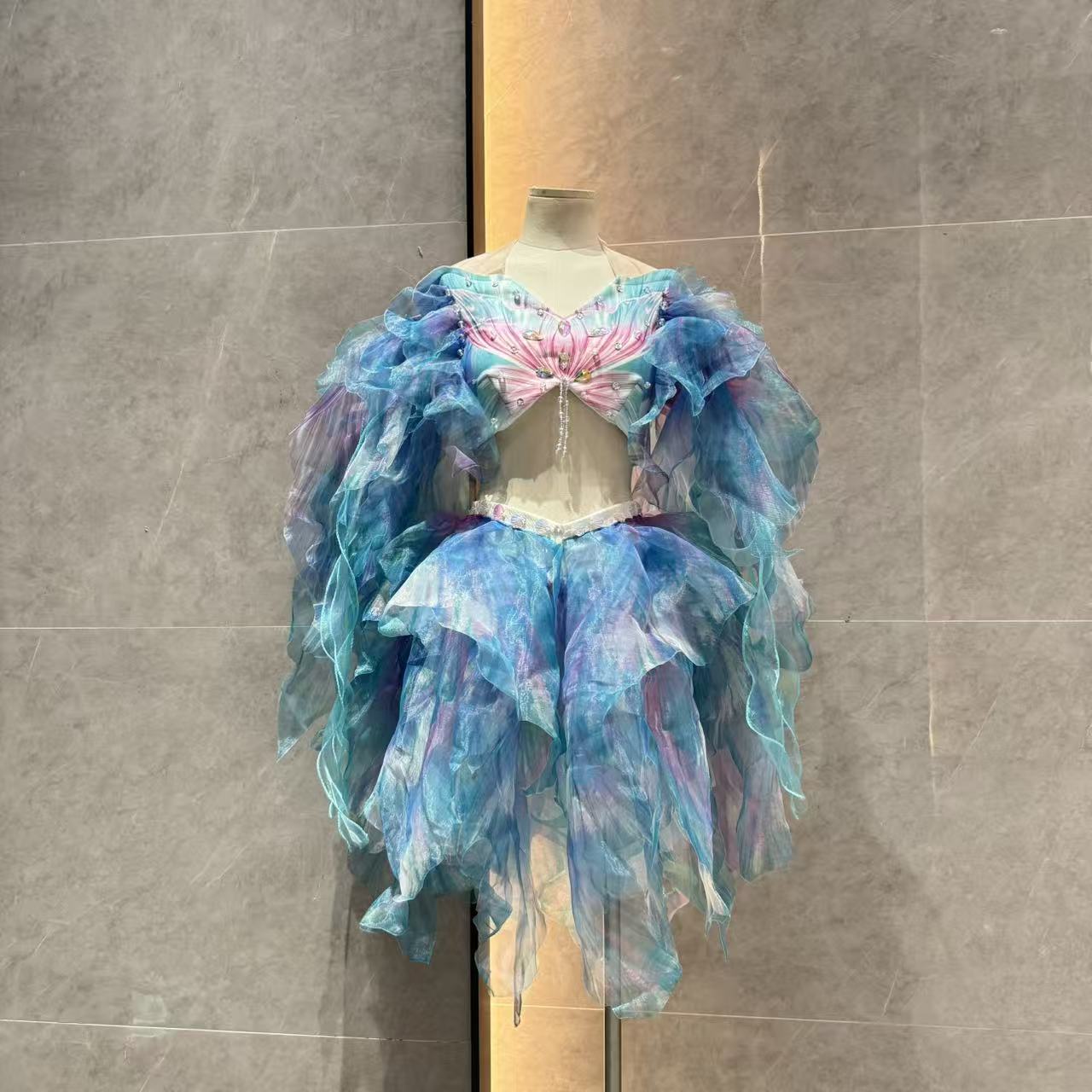 マーメイドウォーターダンススカートプリンセスドレス水槽水中ダ - Aquarium & Marine Museum のレビューと価格